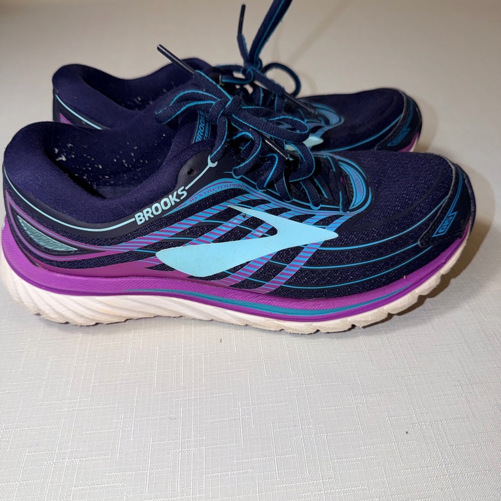 Brooks Women's Athletic Shoes - Navy and Pink